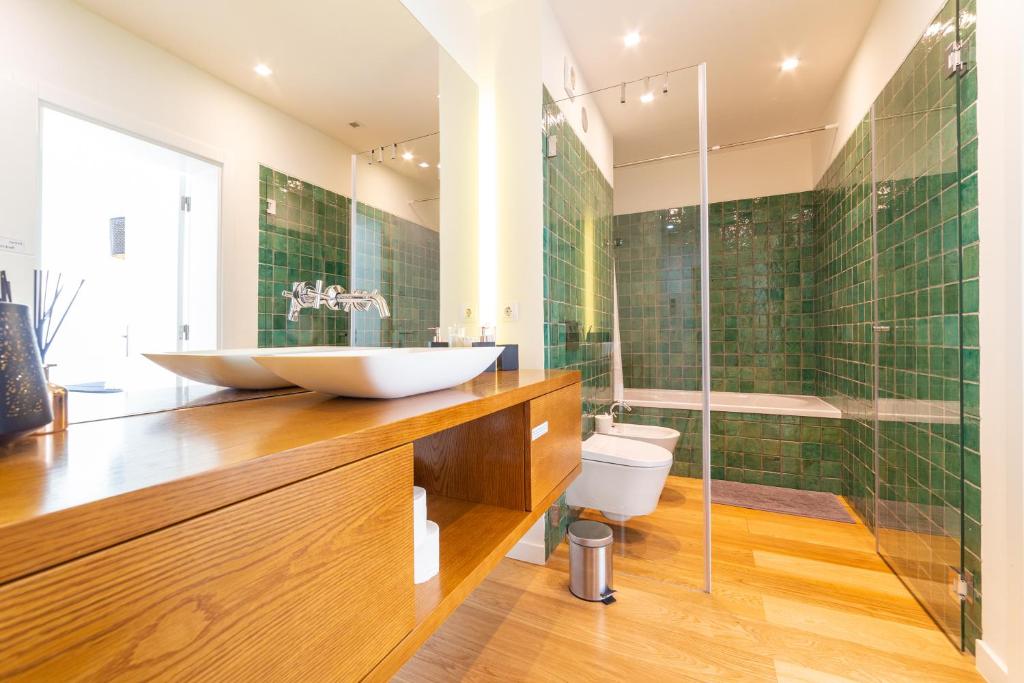 Industrial Lisbon Apartment - Adults Only - Tap to explore photos