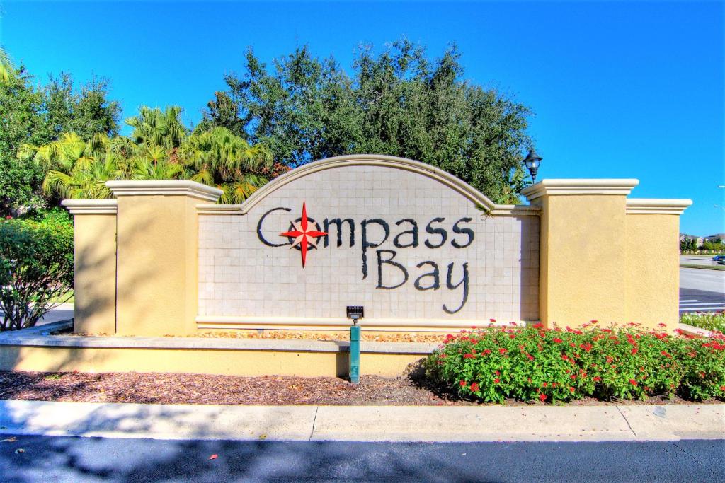 4 Bedroom SunHaven Townhouse with Pool Near Disney photo 1
