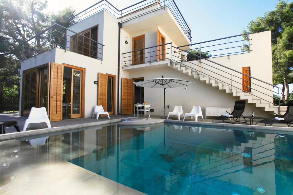 Whole Modern Villa With Pool And Near The Sea photo 1