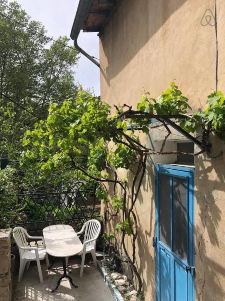 Charmante maison de village à Fontaine-de-Vaucluse photo 2