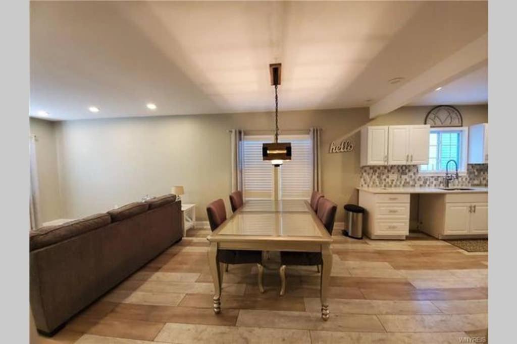 Luxury Private Home in the Heart of Niagara Falls photo 3