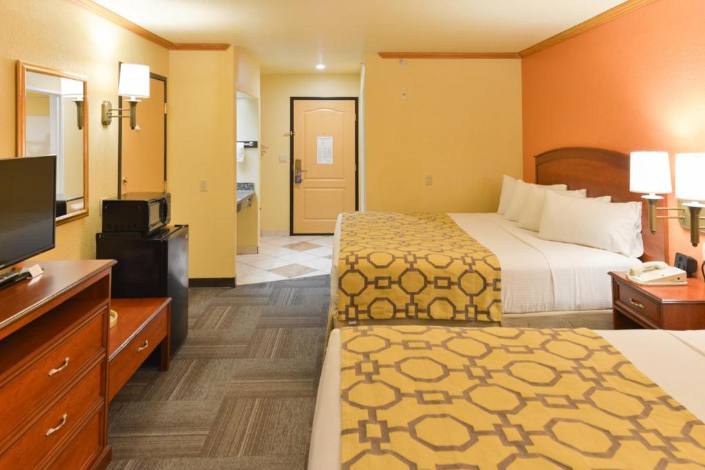 Baymont by Wyndham Garden of the Gods Colorado Springs photo 3