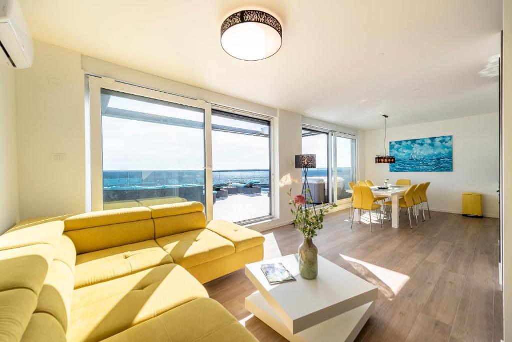 Mediteran luxury penthouse with jacuzzi photo 3