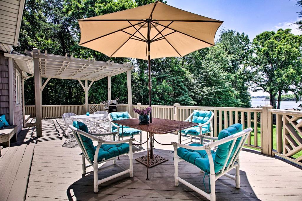 Scenic Smith Mountain Lake Getaway with Deck and Dock!