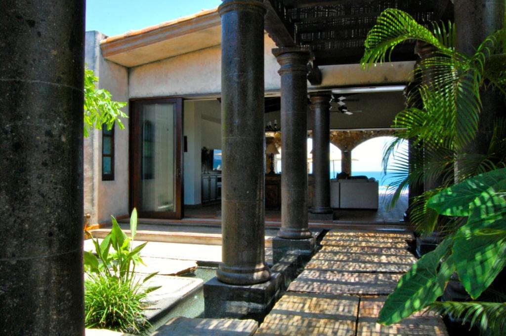 Villa Estero, Flawless Oasis, Steps from Sea of Cortez, Sleeps 10 photo 1