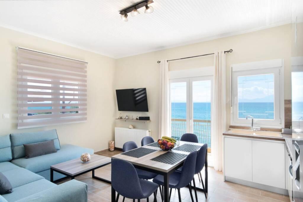 Endless sea view house photo 2
