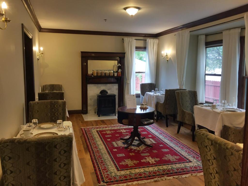 Dartmouth House image