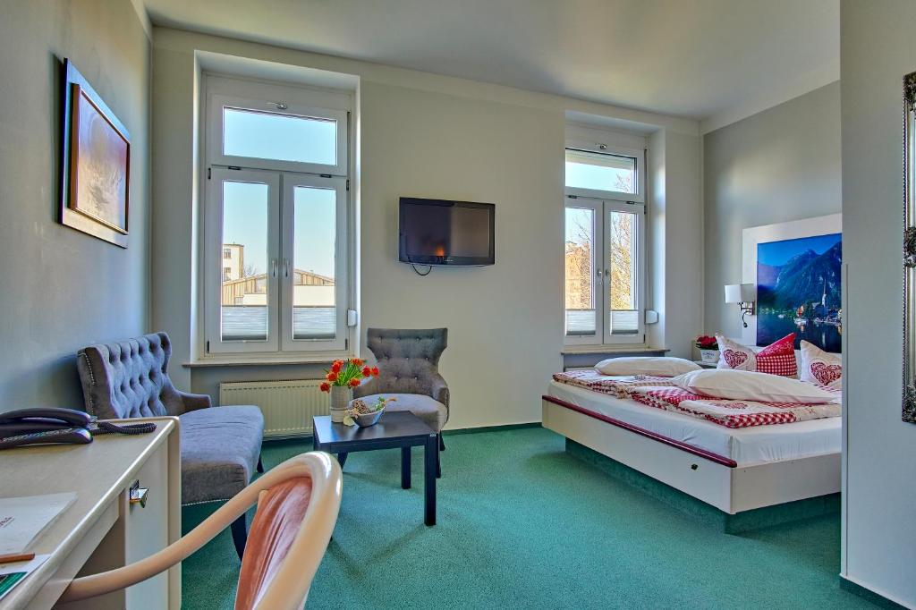 Сьюит (Junior Suite - railroad side), Biohotel Amadeus