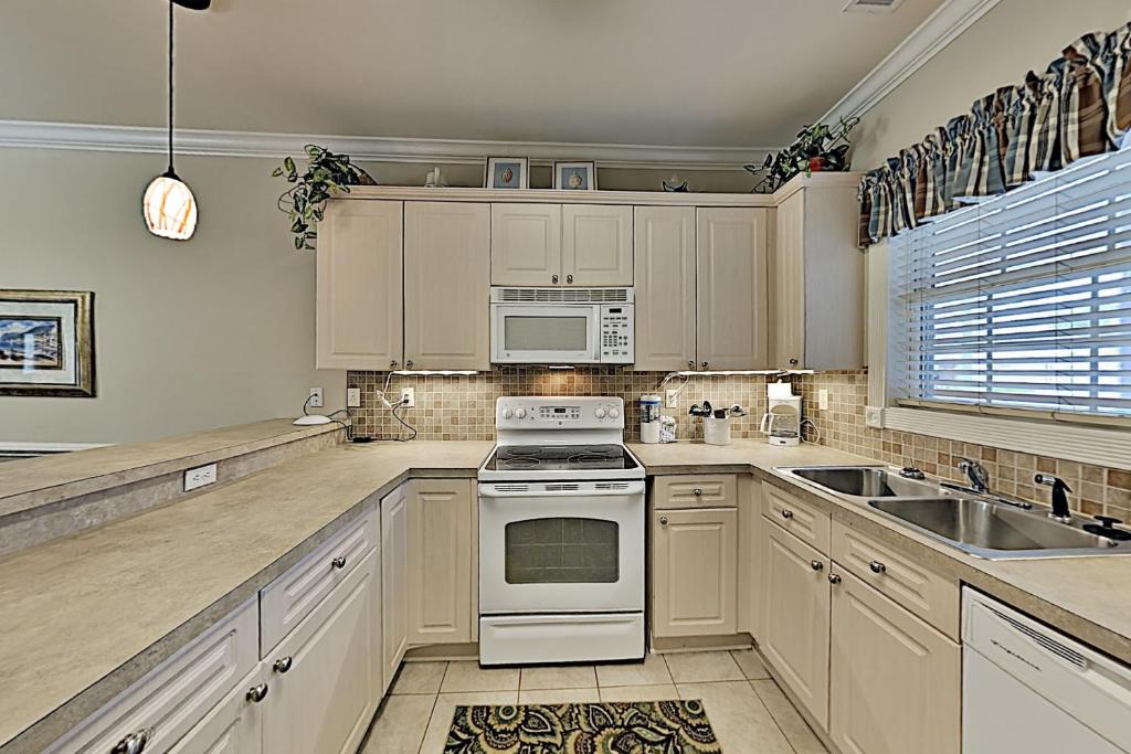 Myrtlewood Condos photo 2