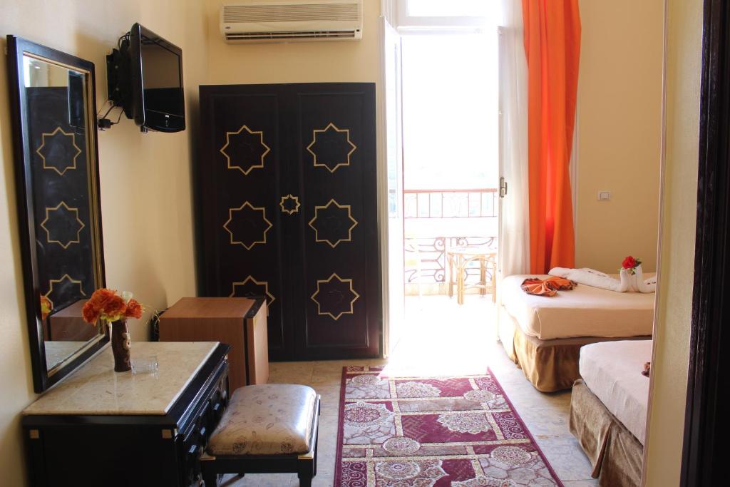Двухместный (Двухместный номер Делюкс с 1 кроватью и балконом), City View Hotel
