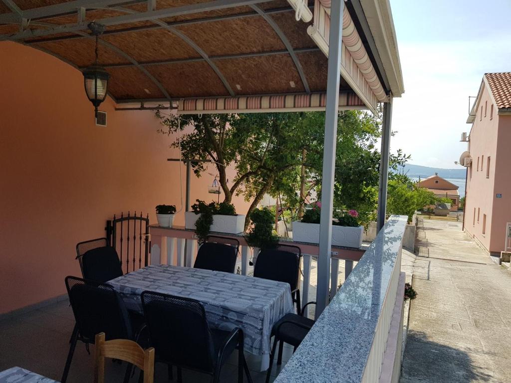 Apartment Dragica photo 4