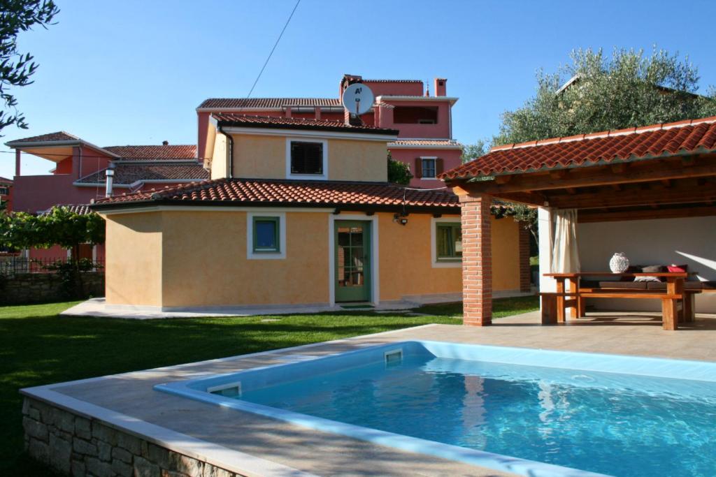DAMJANIĆ HOLIDAY HOUSE photo 3