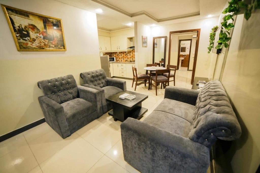 Esquire Hotels & Apartments photo 1