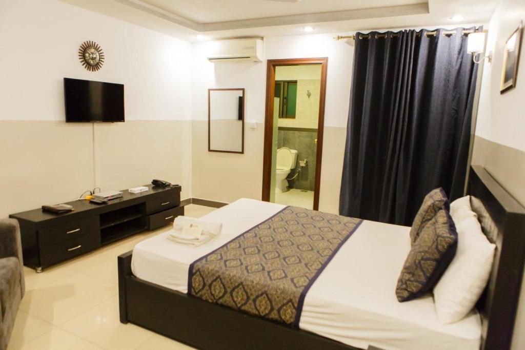 Esquire Hotels & Apartments photo 3