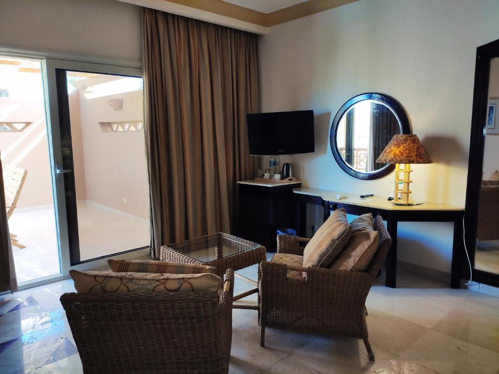 Вилла (Вилла с 3 спальнями и отдельным бассейном), Continental Hotel Hurghada