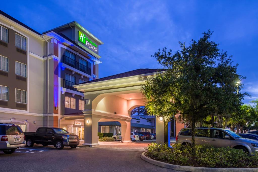 Holiday Inn Express Tampa N I-75 - University Area, an IHG Hotel image