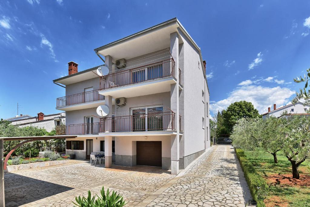 Brezac olive garden apartment photo 3