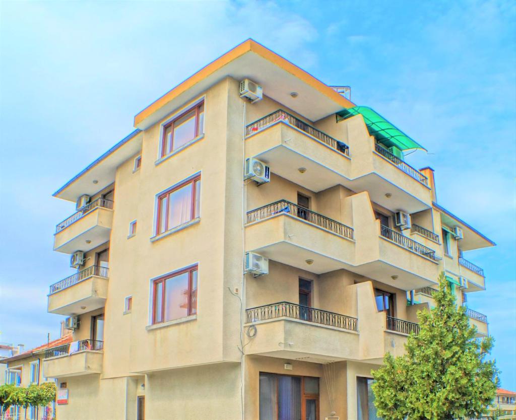 Chrystal Guest House photo 1