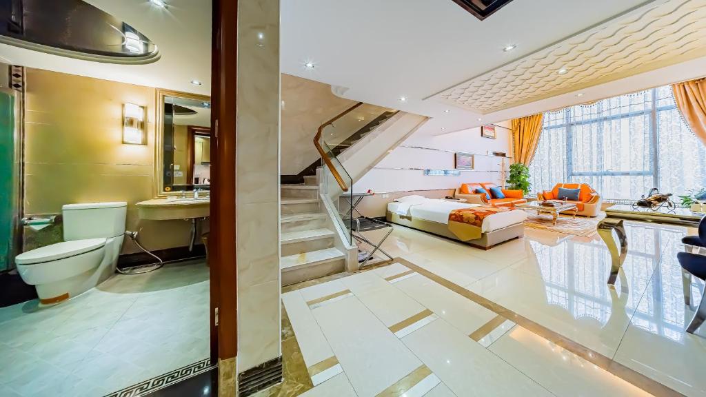 Сьюит (Двухуровневый представительский трехместный люкс), South & North International Apartment - Beijing Road Kam Rueng Plaza