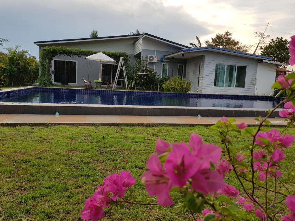 Двухместный (Двухместный номер с 1 кроватью и видом на бассейн), Nadee resort