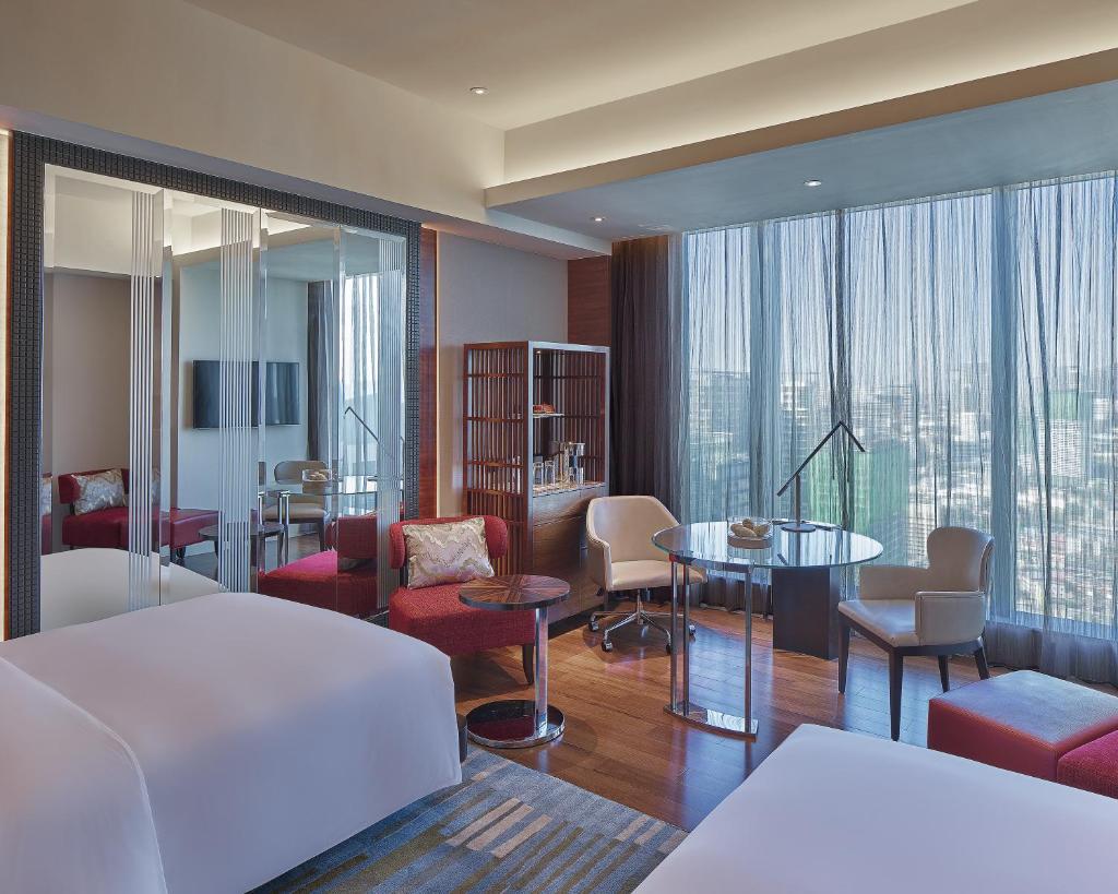 Четырехместный (Двухместный номер «Гранд» с 1 кроватью), Grand Hyatt Manila