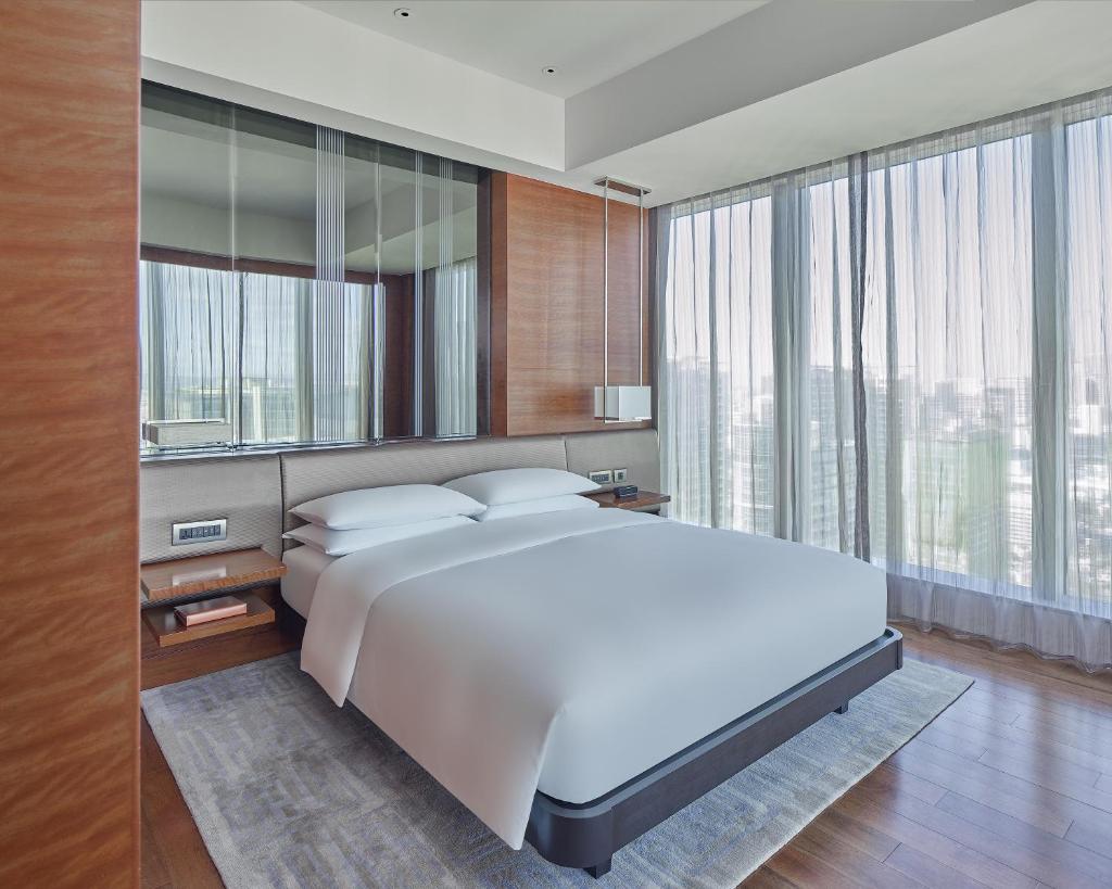 Сьюит (Люкс «Гранд»), Grand Hyatt Manila