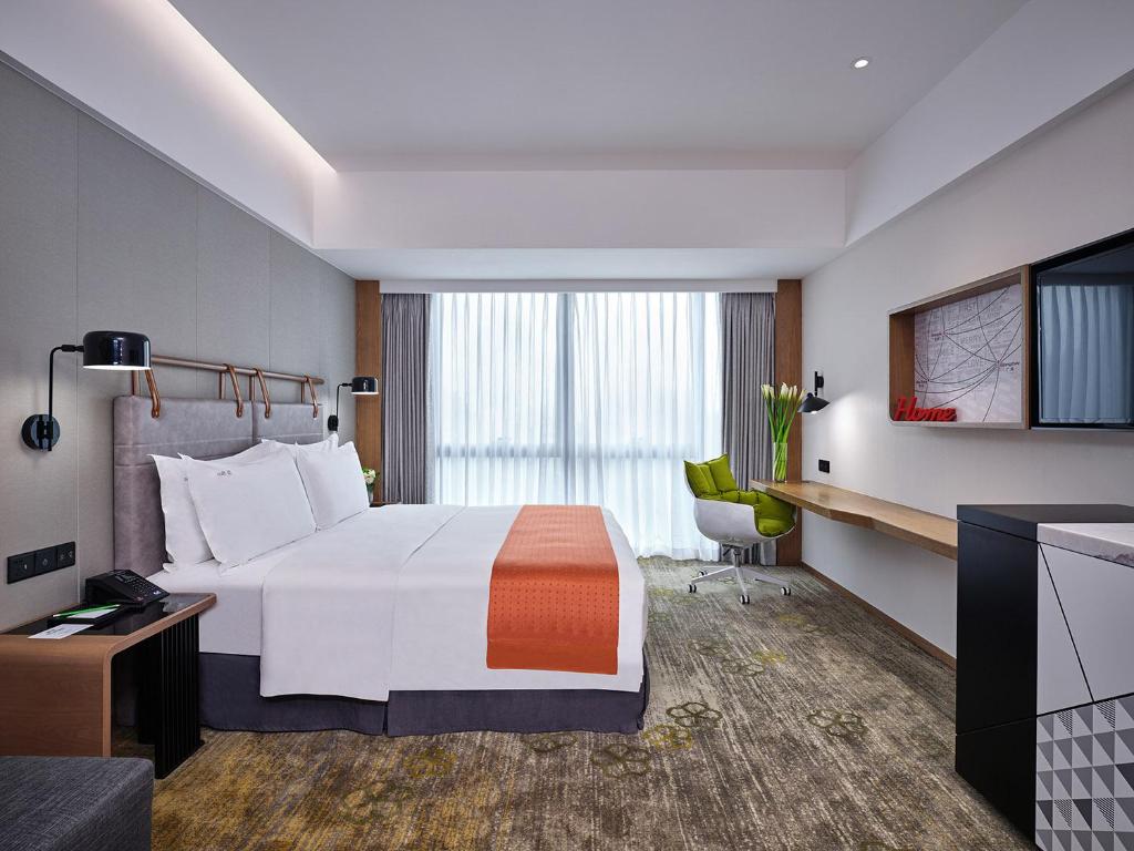 Holiday Inn Guangzhou South Lake, an IHG Hotel photo 1
