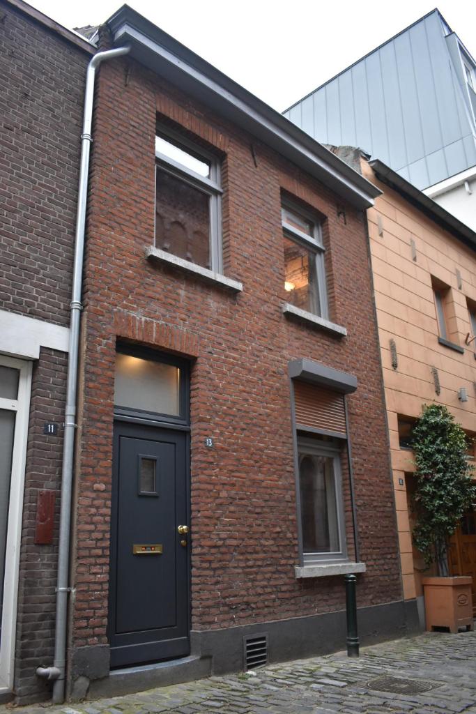 Roermond Uniek Stadspand, compleet woonhuis photo 1