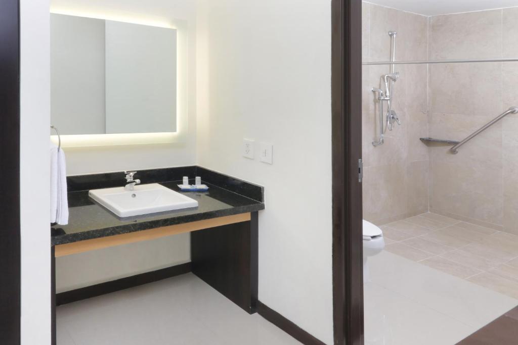 Holiday Inn Express - Tuxpan, an IHG Hotel photo 1