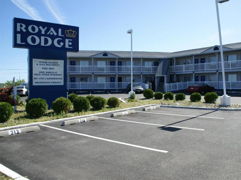 Royal Lodge image