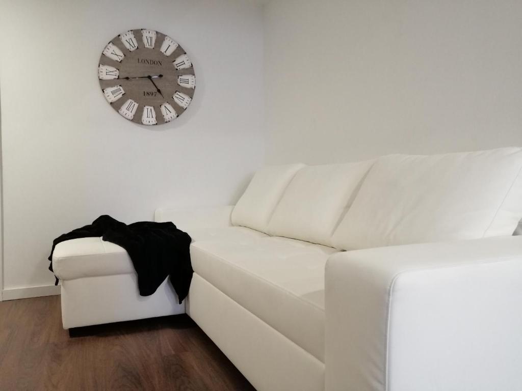 HomeForGuest BIOMA Modern & Minimalist Apartment photo 3