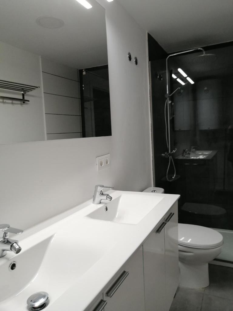 HomeForGuest BIOMA Modern & Minimalist Apartment photo 4