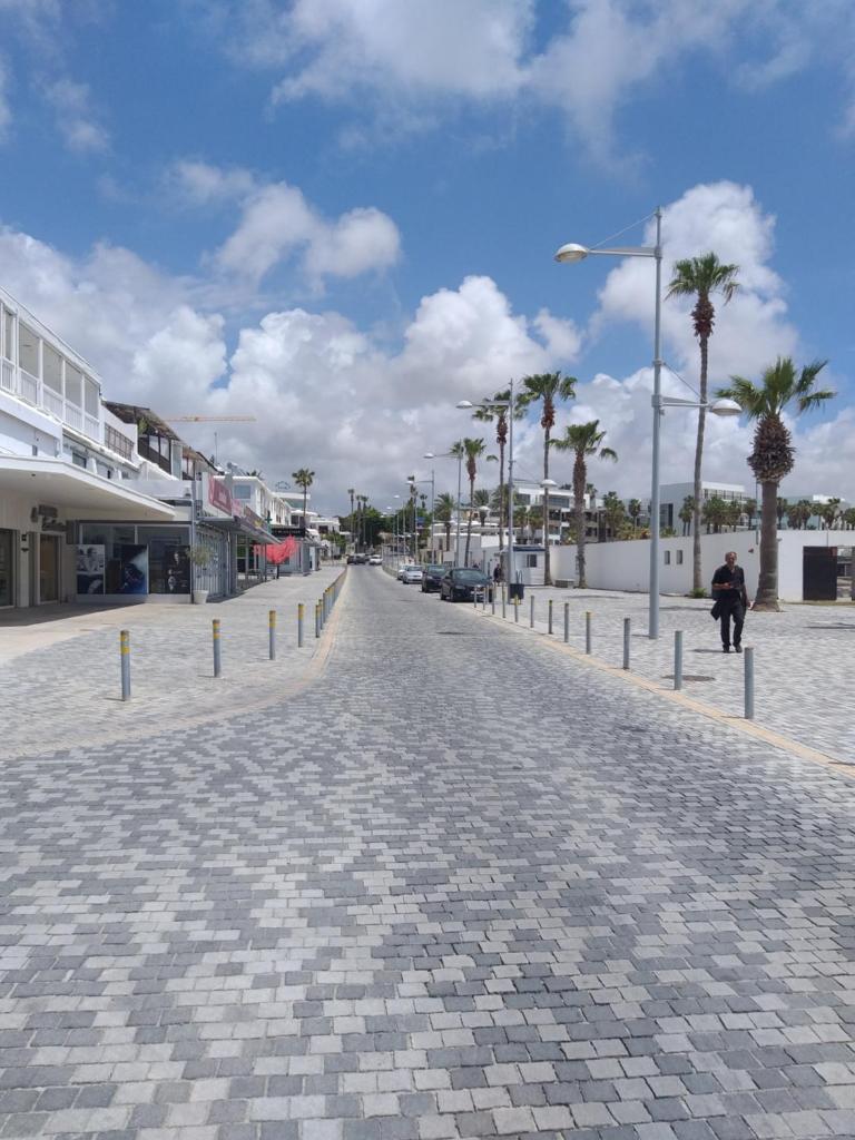 Phaedrus Living Seaview Luxury Flat Marina Court 213 photo 3
