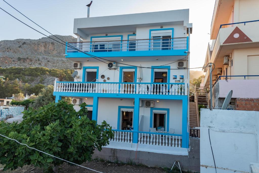 Dimitras Luxus House photo 4
