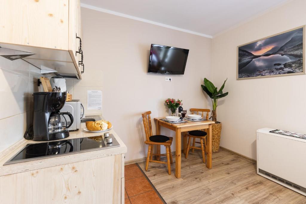 Студио (Номер-студио (для 2 взрослых)), Apartamenty Zakopane Krupówki