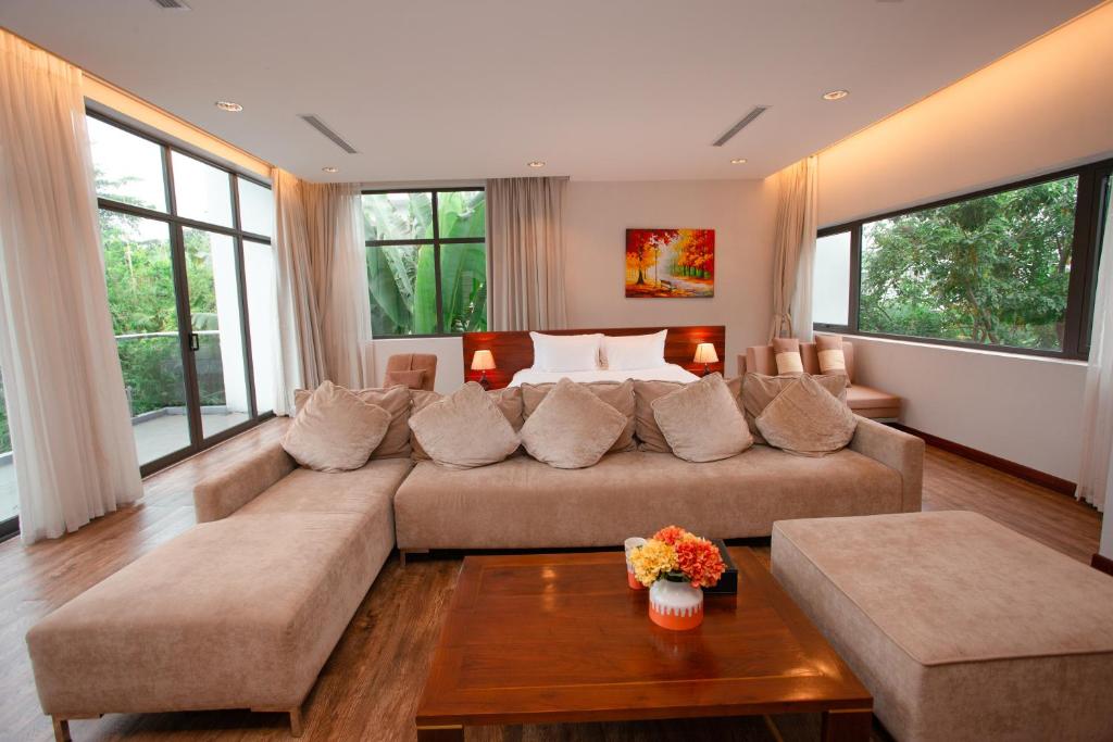 Flamingo Đại Lải - Bạch Yến T111