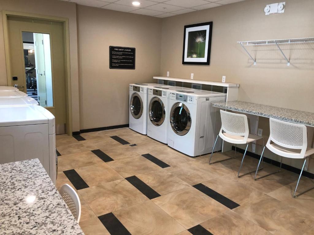 Candlewood Suites - Panama City Beach Pier Park, an IHG Hotel photo 4
