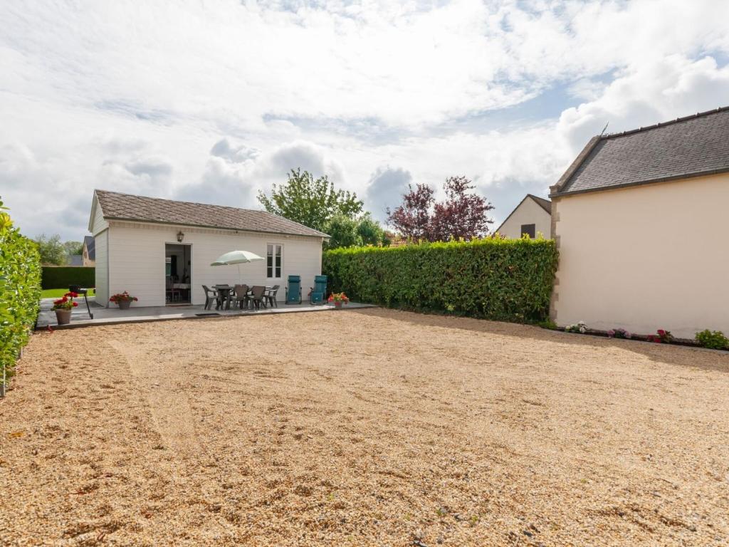 Quaint Holiday Home in Tracy sur Mer near Seabeach photo 1
