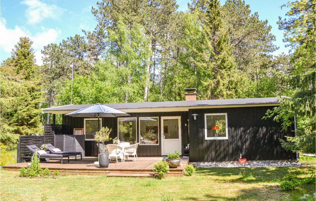 Stunning Home In Store Fuglede With 2 Bedrooms And Wifi