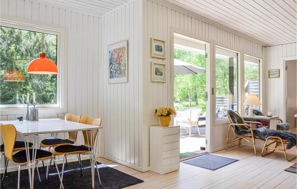 Stunning Home In Store Fuglede With 2 Bedrooms And Wifi photo 1