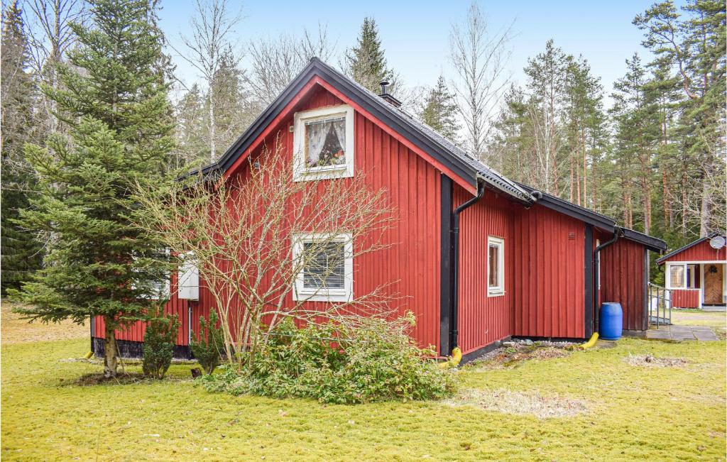 Beautiful Home In Lnneberga With 2 Bedrooms