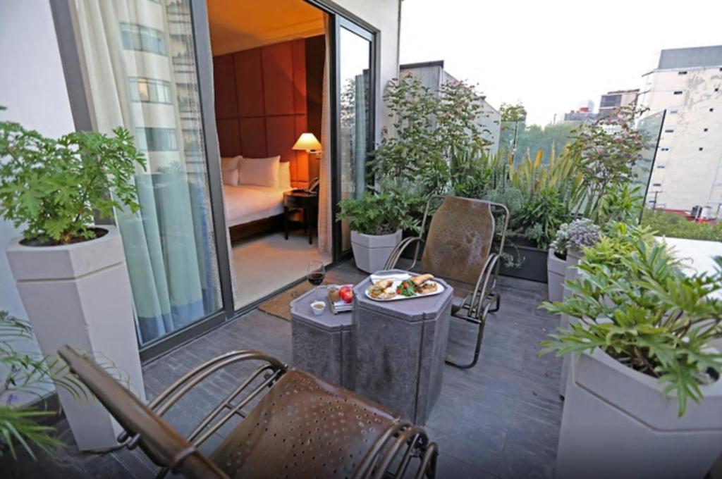 Двухместный (Улучшенный номер с кроватью размера «king-size»), Hippodrome Hotel Condesa