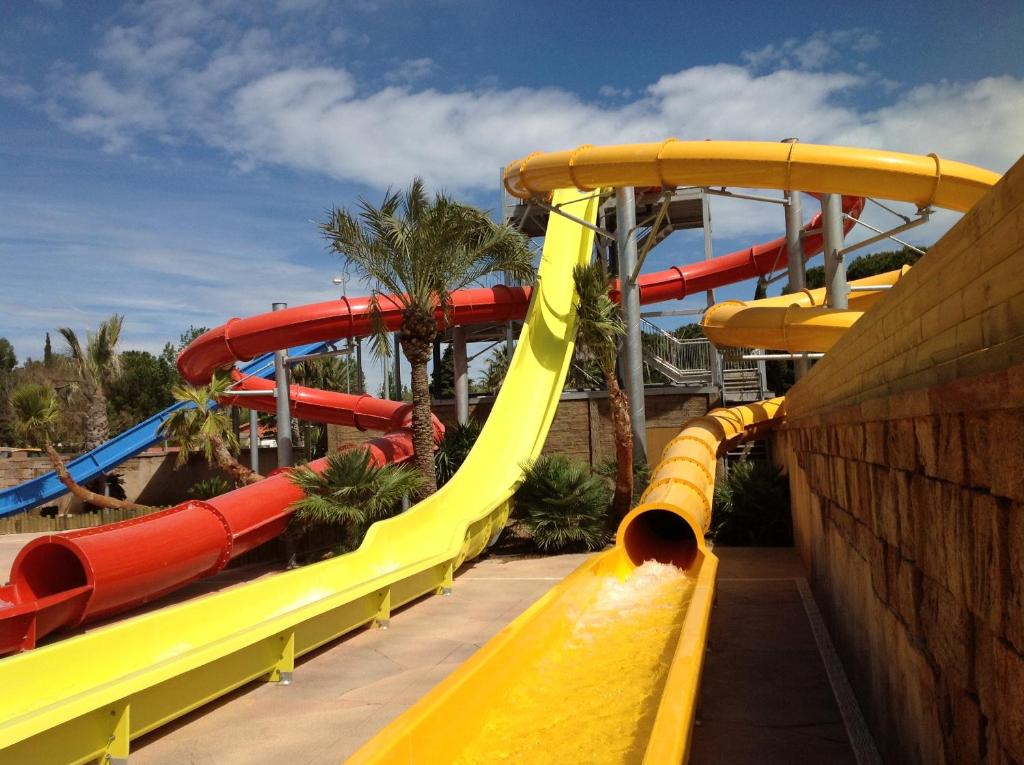 TopSun Argelès Camping La Sirène 2 bedroom 25m2 max 4 personnes Inc bebe pas d'enfants sans parents photo 1