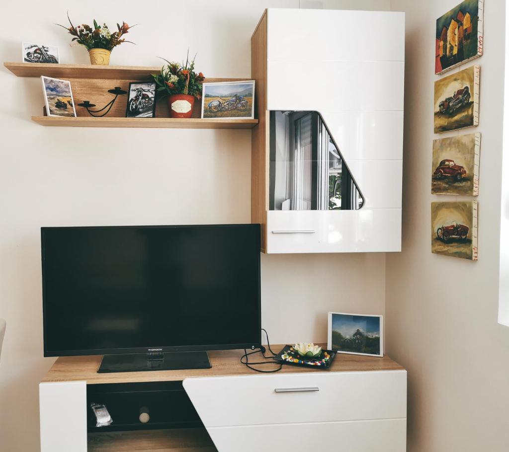 Cozy Corner Apartments - Free parking & Wi-fi photo 3