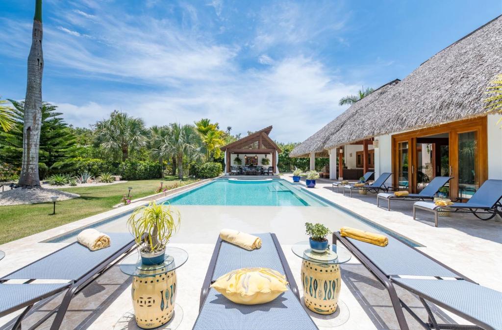 Private Villa with Incredible Pool, maid, jacuzzi - Cap Cana Resort photo 1