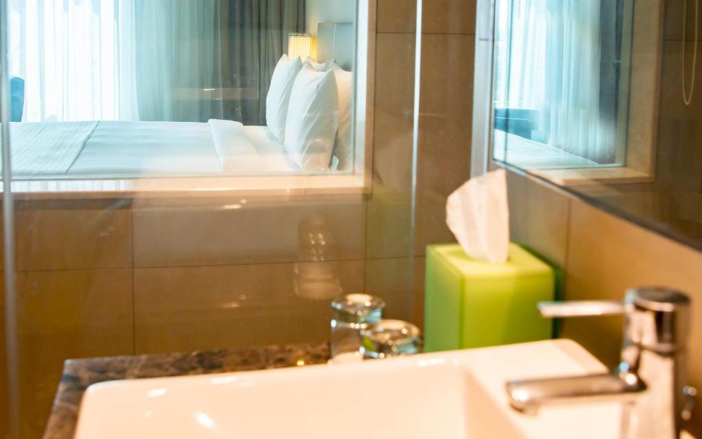 Двухместный (Day Use Room - Deluxe Room (Check in at 10 AM and Check out at 7 PM - Same Day)), Holiday Inn Chennai OMR IT Expressway