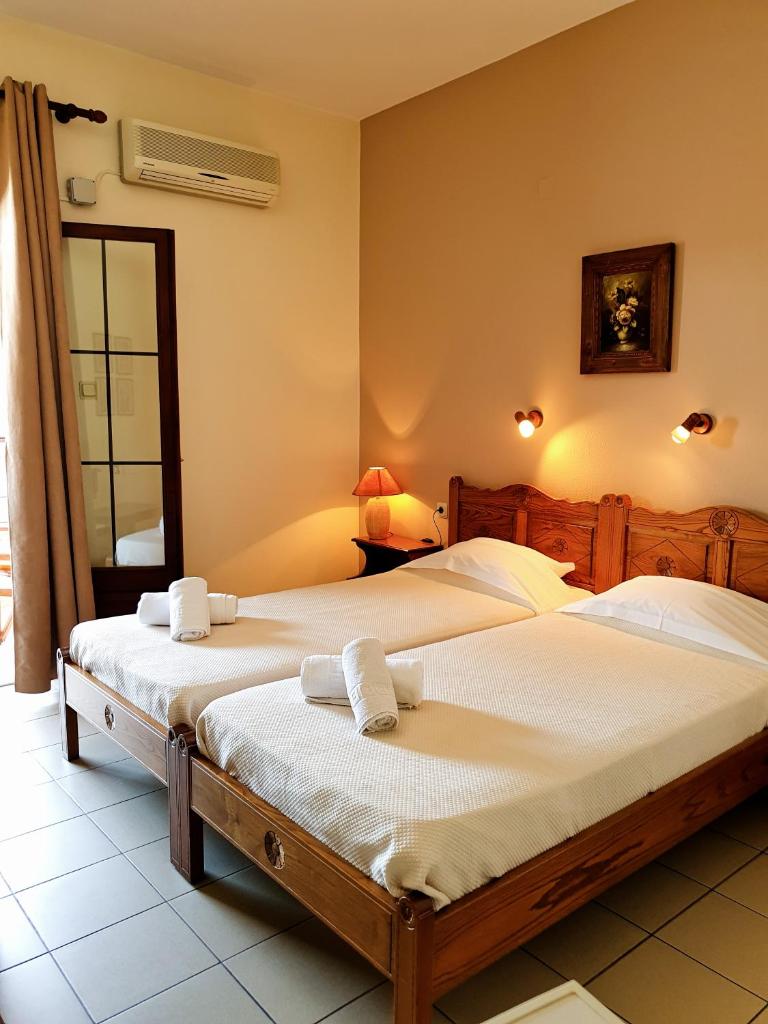 Pegasus Hotel & Coastal Cafe photo 2