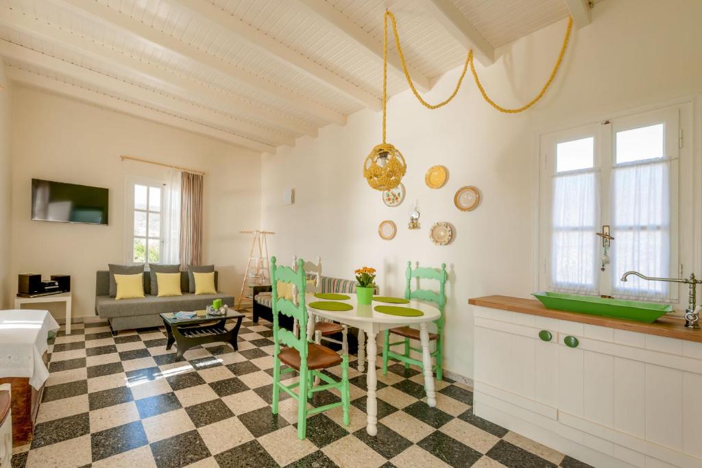 Kimolian Houses photo 4