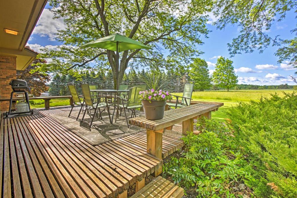 Family Home with Game Room about 8 Mi to Traverse City