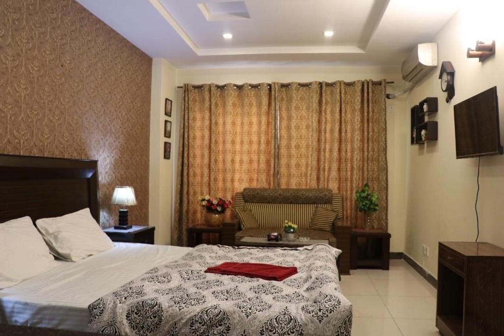 Cozy Studio Apartment In Bahria town photo 2